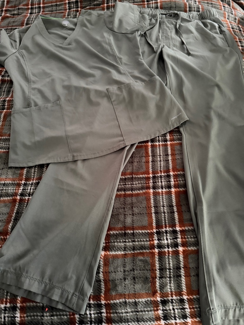 healing hands Women's Scrub Top and Pants in olive green